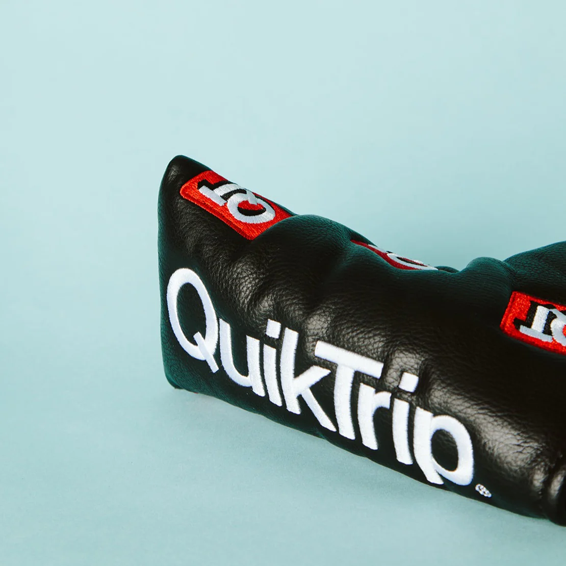 QT Blade Putter Cover (Black) - Image 4